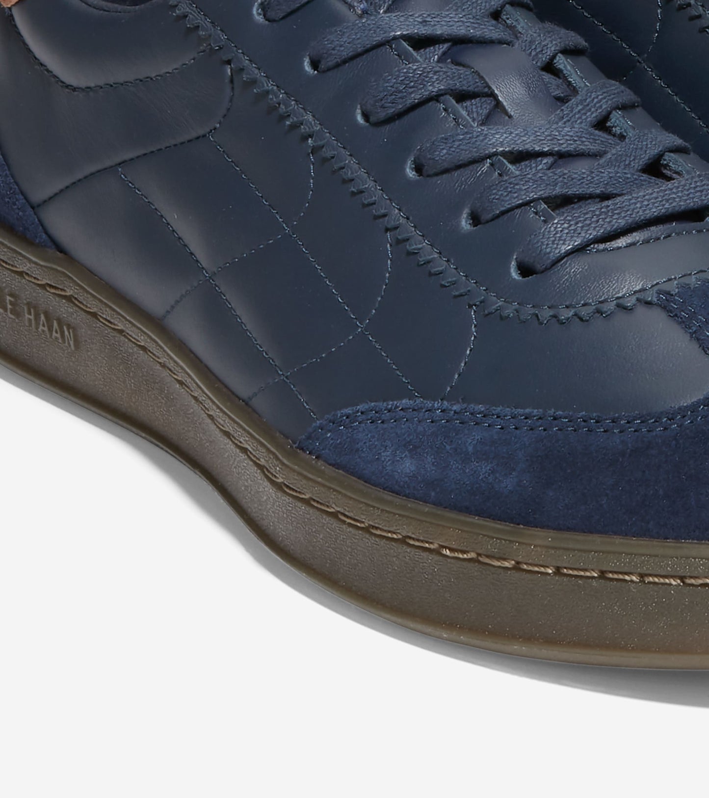 C38051:NAVY/CH BRITISH TAN/GUM