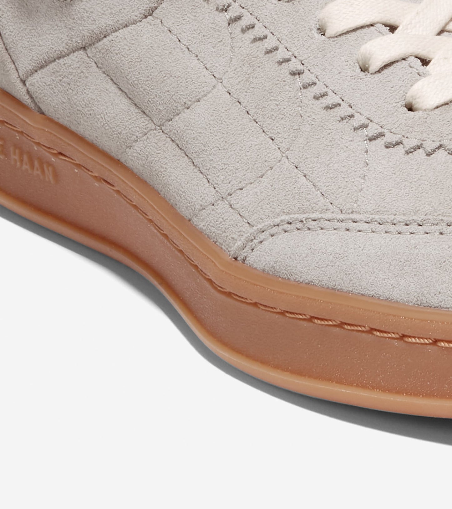 W30273:DOVE SUEDE/SILVER METALLIC